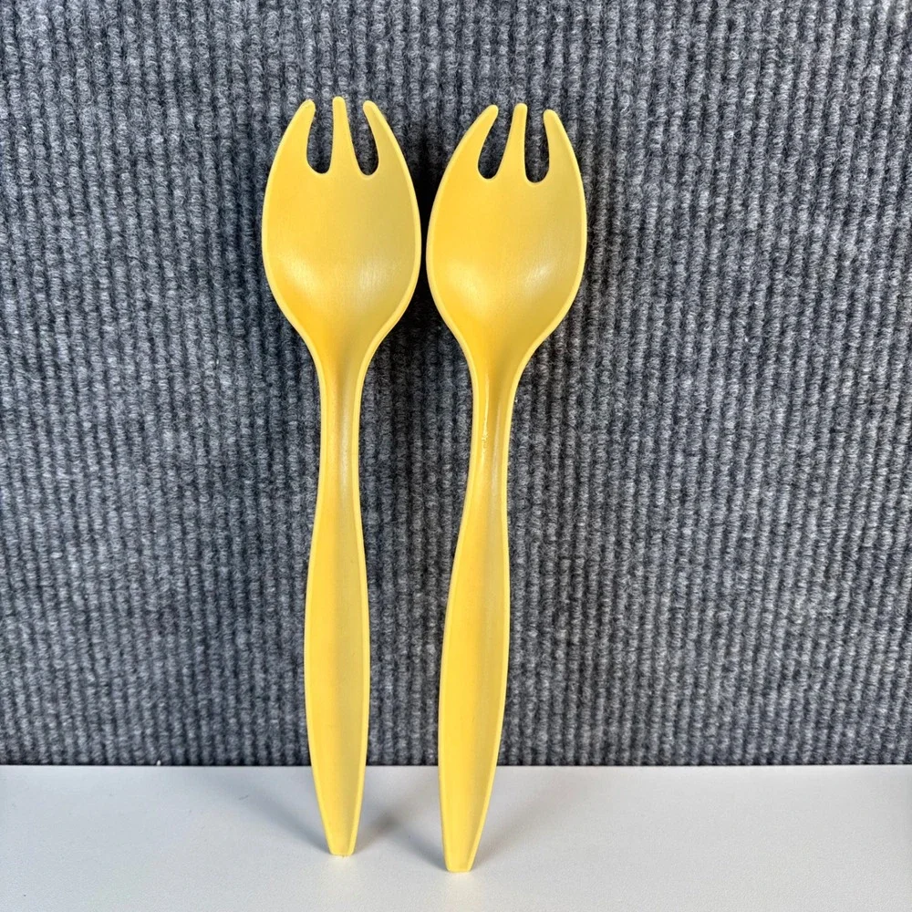 Tupperware vintage salad